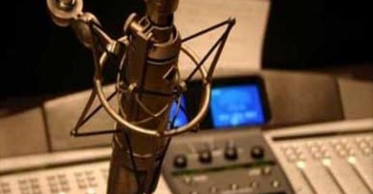 إذاعات تختفي تحت ضغط البث الإسرائيلي والفلسطيني