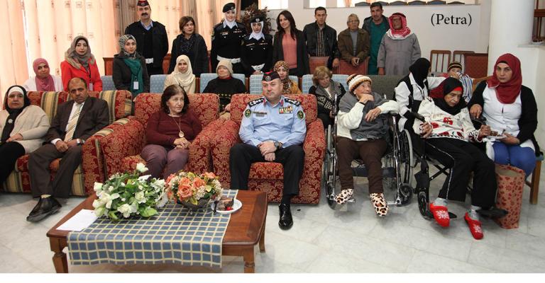 ادارة السير تشارك نزلاء دارات شما احتفالاتهم بعيد الام و"الكرامة"