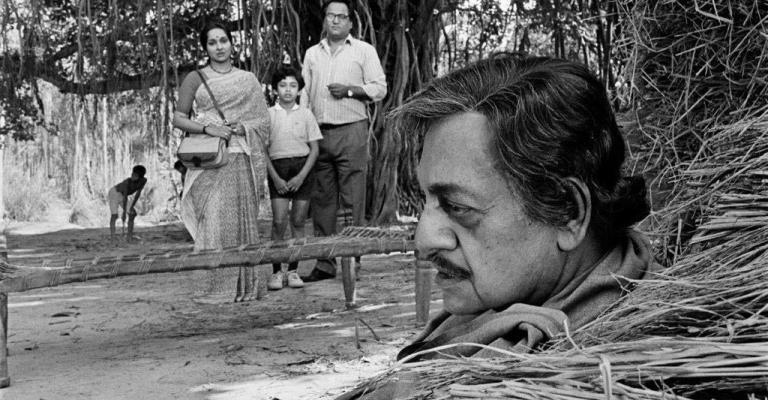 الفيلم الهندي "الغريب" في شومان الثلاثاء الفيلم الهندي "الغريب" في شومان الثلاثاء