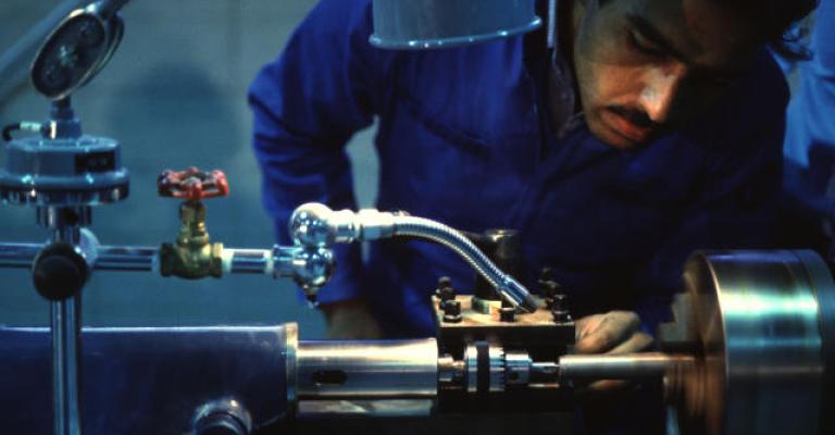 التدريب المهني والتقني.. تراجع الإقبال وضعف دور القطاع الخاص