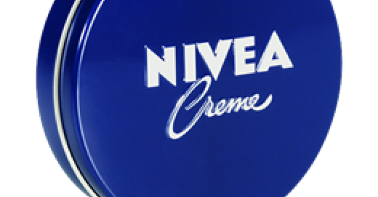 "نيفيا" تواجه تهم العنصرية (صورة)