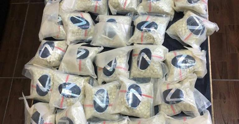 إحباط تهريب 50 ألف حبة مخدرة