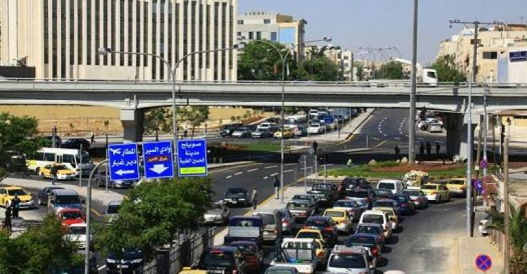 إغلاق مسرب من جسر "الثامن" للصيانة والتعبيد