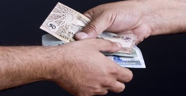 إحباط حيلة لإيقاع إحدى مديرات الصحة بجرم الرشوة