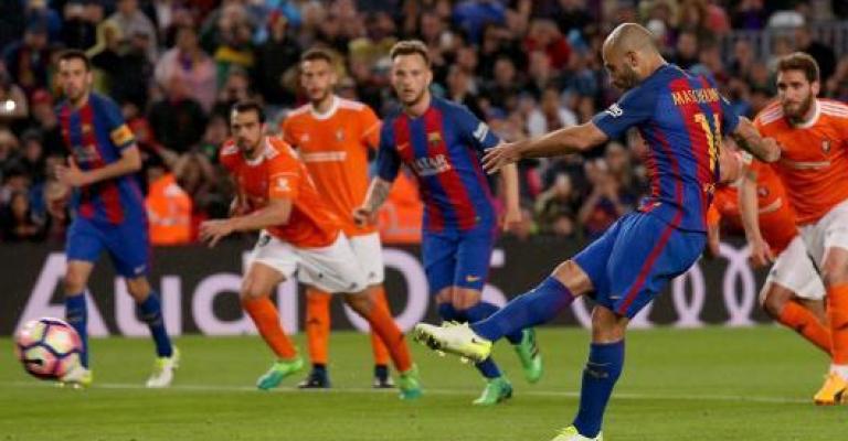 برشلونة وريال مدريد يواصلان التنافس على لقب الدوري