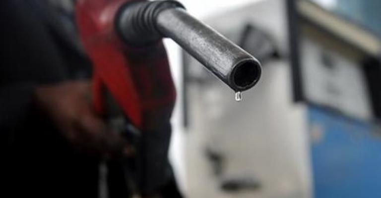 ترجيح تخفيض أسعار المحروقات الشهر المقبل