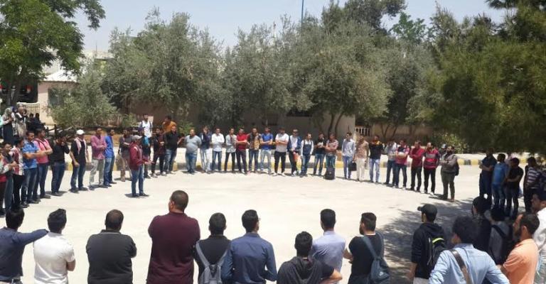 استمرار اعتصام البوليتكنيك بانتظار مباحثات نيابية مع الإدارة استمرار اعتصام البوليتكنيك بانتظار مباحثات نيابية مع الإدارة