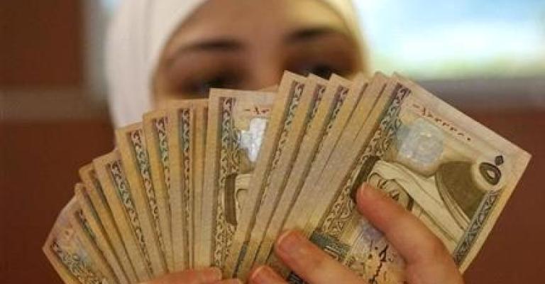 مطالبات نيابية بتوضيح زيادة رواتب الفئات العليا