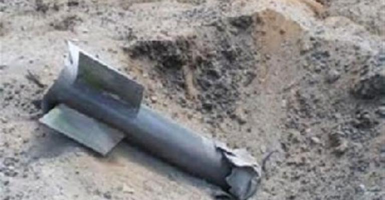قذيفة من الجانب السوري تصيب منزلا في الطرة