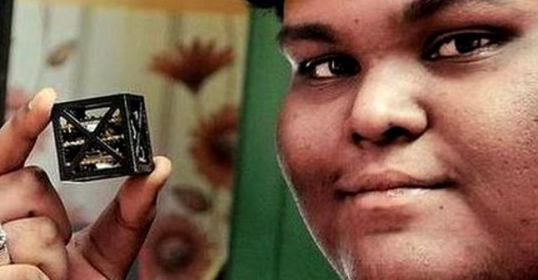 ابتكار أخف قمر صناعي في العالم