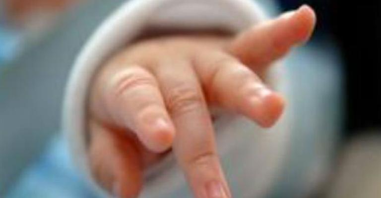 أكيد: وفاة الطفلة سدين.. "أنسنة" القصة تدفع وسائل إعلام الى تجاوزات مهنية أكيد: وفاة الطفلة سدين.. "أنسنة" القصة تدفع وسائل إعلام الى تجاوزات مهنية