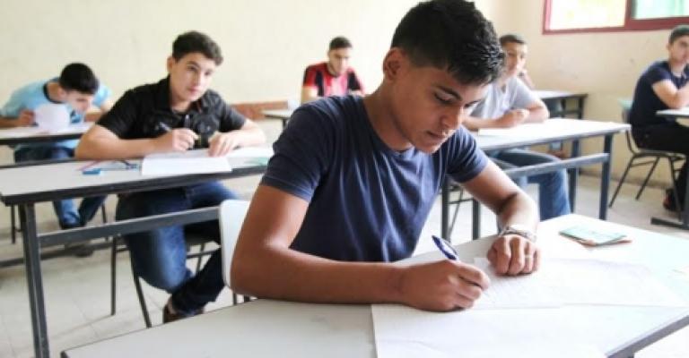 التوجيهي على دورتين ومجموع العلامات 1400 بدل المعدل