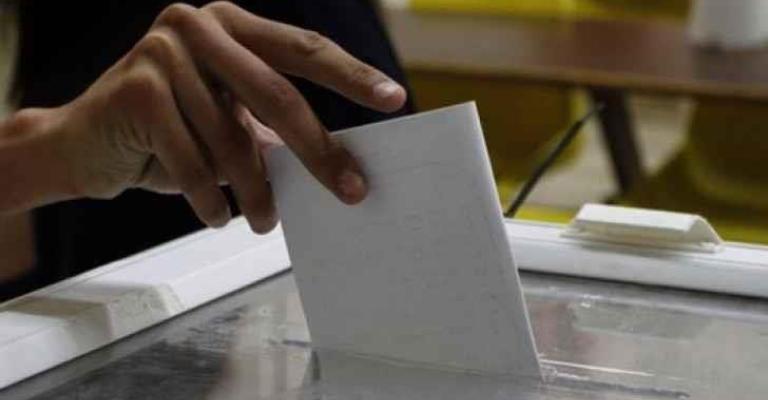 392 طلب ترشح لعضوية مجالس المحافظات و1120 طلبا للرئاسة