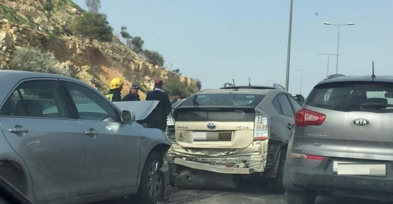 وفاة وإصابة بتصادم 4 مركبات