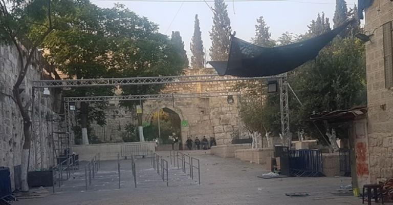 الأقصى بلا بوابات الكترونية أو كاميرات مراقبة