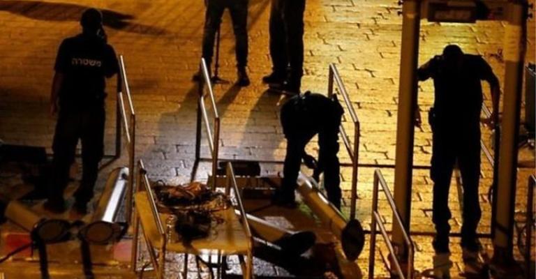 المومني: إزالة البوابات حول الأقصى خطوة للتهدئة