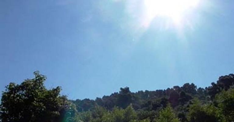 أجواء صيفية وارتفاع طفيف على درجات الحرارة