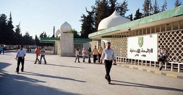 اثنان وثلاثون ألف طلب التحاق بالجامعات