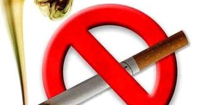 "محمد" يطفيء سيجارته بعد 37 سنة من التدخين "محمد" يطفيء سيجارته بعد 37 سنة من التدخين