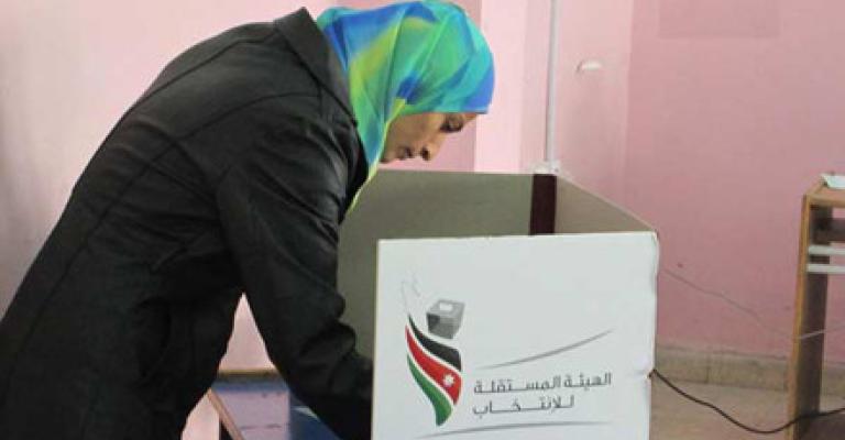 3 سيدات يحصلن على مناصب بمكاتب مجالس المحافظات