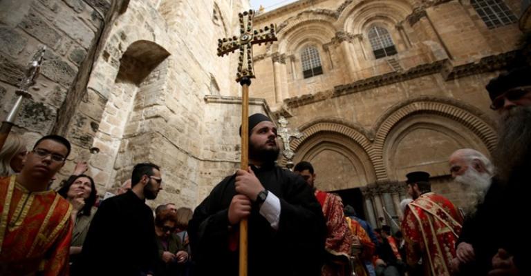 الملك يؤكد وصايته على مقدسات القدس ويندد بمصادرتها