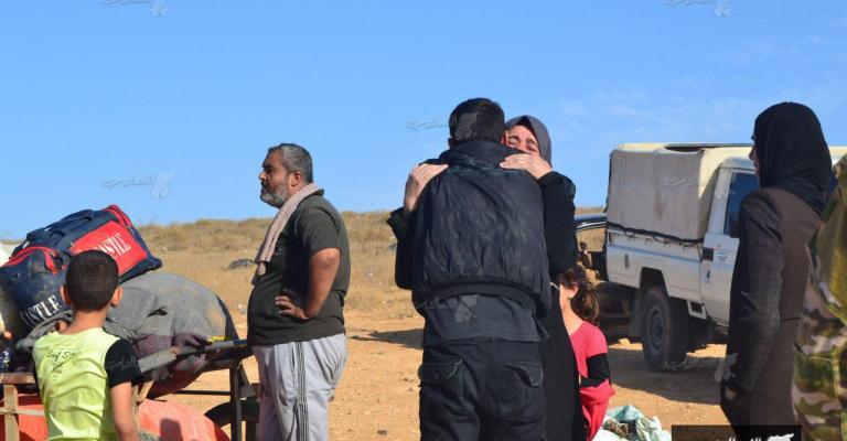 21 عائلة تدخل سوريا قادمة من الأردن منهم أشخاص تم ترحيلهم قسراً