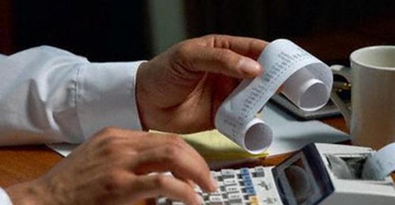 الضريبة تدعو للابلاغ عن الممتنعين عن إصدار فاتورة ضريبية الضريبة تدعو للابلاغ عن الممتنعين عن إصدار فاتورة ضريبية