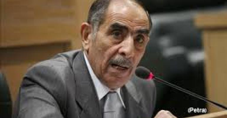 وزير الداخلية يجري عددا من التشكيلات الادارية في الوزارة