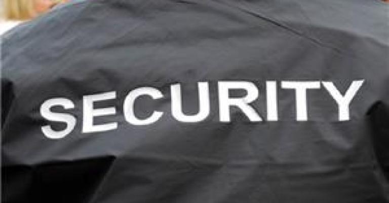 اتفاقية لتحسين أوضاع 1100 عامل بالأمن والحماية