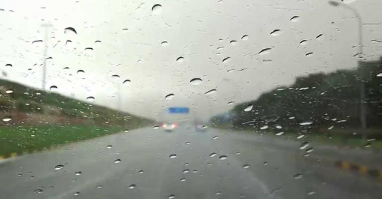 أجواء ماطرة (فيديو)