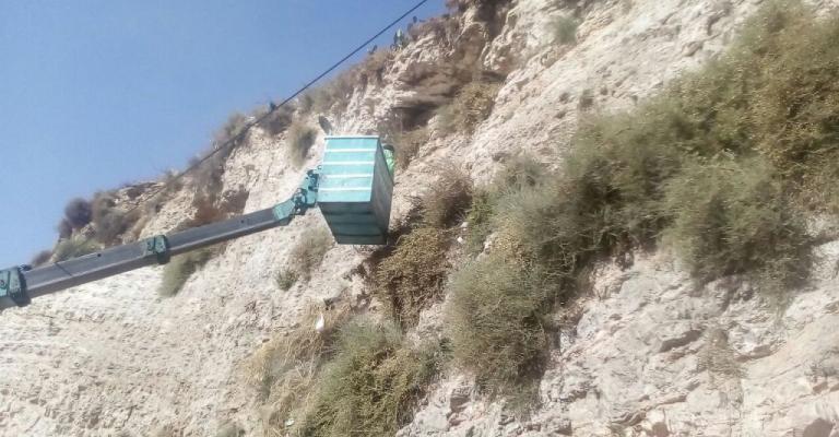 الامانة تنفذ حملات دورية وعلى مدار العام لتنظيف سفوح الجبال الامانة تنفذ حملات دورية وعلى مدار العام لتنظيف سفوح الجبال