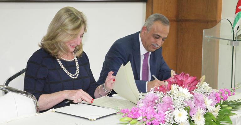 اتفاقيتان لإنشاء مطار ومركز لوجستي في المفرق