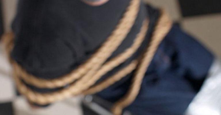 الأمن يقبض على اربعة أشخاص خطفوا مواطنا تحت تهديد "البلطات" الأمن يقبض على اربعة أشخاص خطفوا مواطنا تحت تهديد "البلطات"