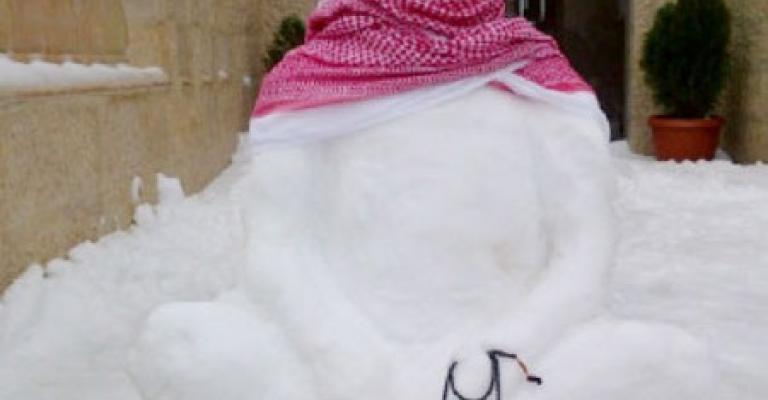 تغطية الأنف والفم بوشاح في الشتاء يقي من الأزمات تغطية الأنف والفم بوشاح في الشتاء يقي من الأزمات