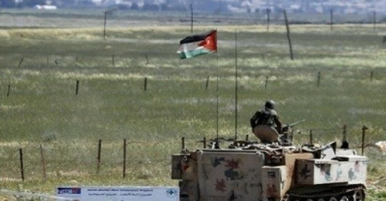 مقتل مهرب وفرار آخر على الحدود السورية