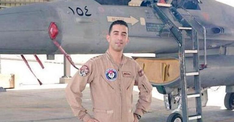 شقيق الطيار معاذ الكساسبة يتذكر لحظة أسره شقيق الطيار معاذ الكساسبة يتذكر لحظة أسره