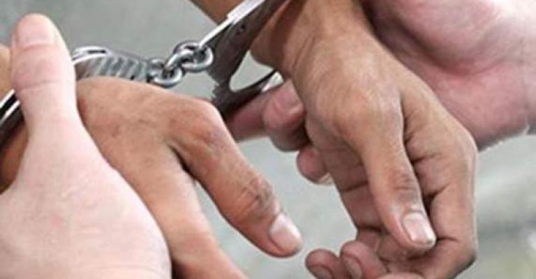 القبض على شخصين ظهرا في فيديو الاعتداء على مواطن القبض على شخصين ظهرا في فيديو الاعتداء على مواطن