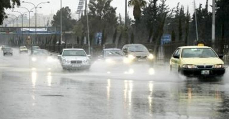 المُنخفض الجوي يقترب أثناء الليل