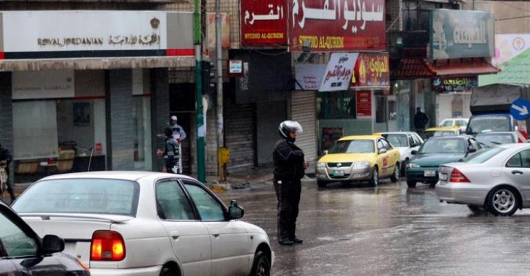 بدء تطبيق خطة مرورية لمواجهة الظروف الجوية