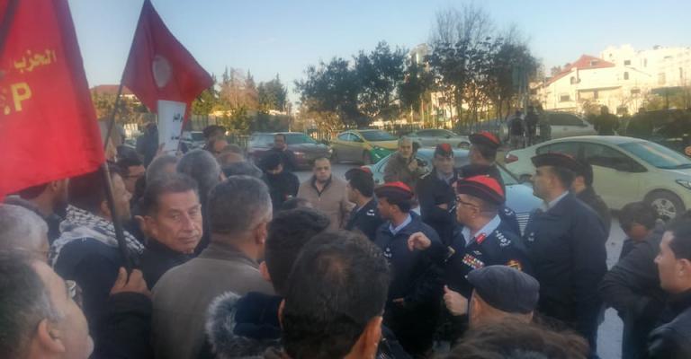 فض اعتصام الأحزاب اليسارية والقومية أمام الرئاسة