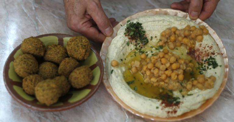 المطاعم تطالب الحكومة برفع اسعار الوجبات الشعبية