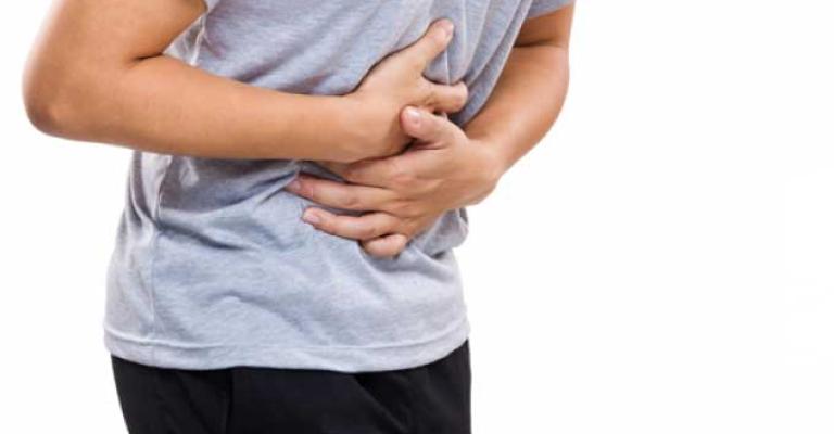 3 إصابات بتسمم غذائي في عمان