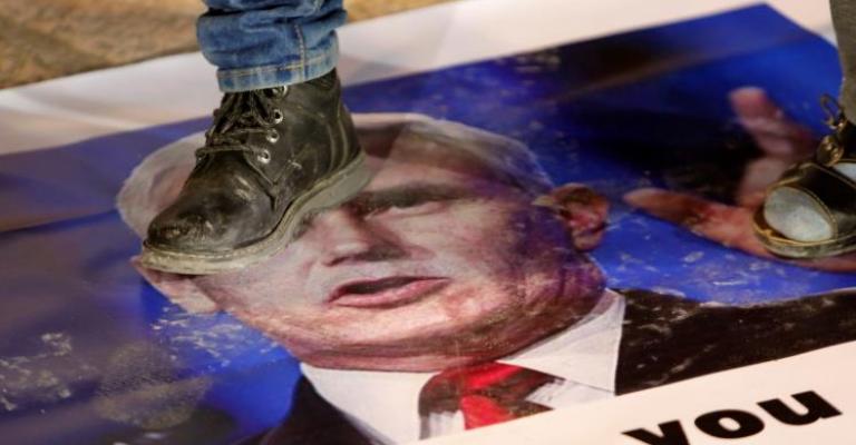 الاضراب الشامل يعم الاراضي الفلسطينية احتجاجا على زيارة بنس