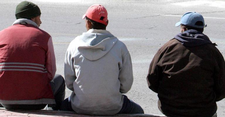 العمل: شهر لتوفيق وقوننة اوضاع العمالة الوافدة المخالفة