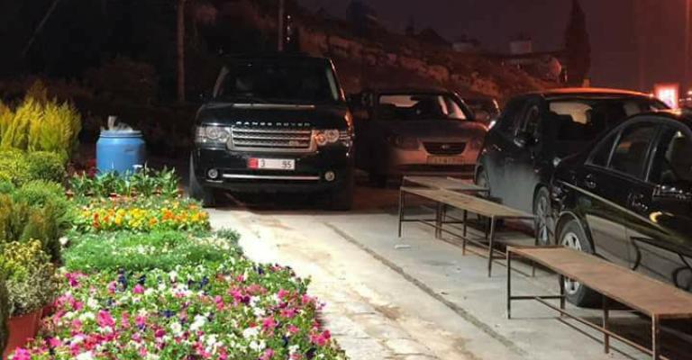 الطراونة يحقق بحادثة اعتداء نائب على صاحب مشتل الطراونة يحقق بحادثة اعتداء نائب على صاحب مشتل