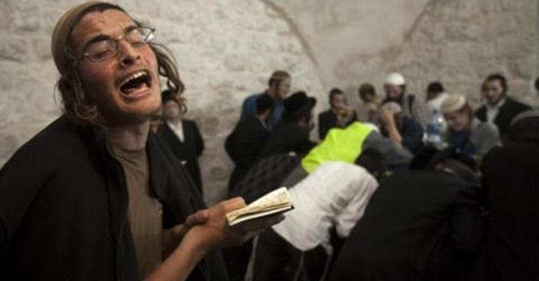 هآرتس: 40% من قبور المستوطنين بالضفة على أراض فلسطينية هآرتس: 40% من قبور المستوطنين بالضفة على أراض فلسطينية