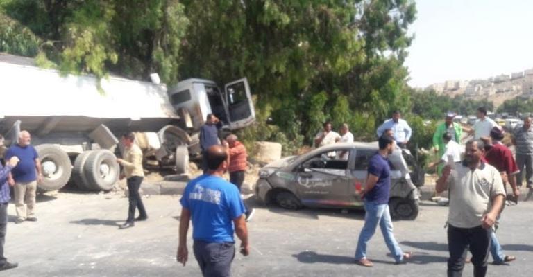 4 إصابات بحادث تصادم على إشارة المسلخ 4 إصابات بحادث تصادم على إشارة المسلخ