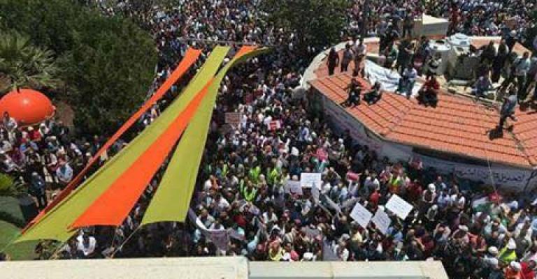 النقباء يمهل الحكومة اسبوعا قبل تنفيذ "وقفة" للمطالبة باسقاطها النقباء يمهل الحكومة اسبوعا قبل تنفيذ "وقفة" للمطالبة باسقاطها