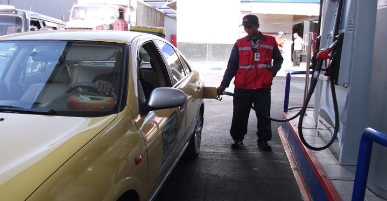 الحكومة ترفع أسعار المحروقات الحكومة ترفع أسعار المحروقات