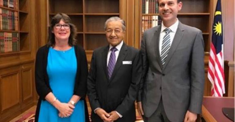 رئيس الوزراء الماليزي يجدد دعمه للاجئي فلسطين والأونروا رئيس الوزراء الماليزي يجدد دعمه للاجئي فلسطين والأونروا